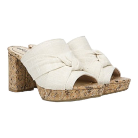 LifeStride Laguna Espadrille in cream - Picture 2 of 12